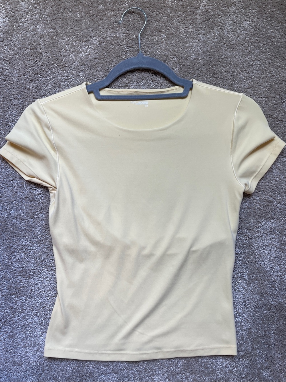 aerie Pale Yellow Short Sleeve Crewneck Top with a built in bra.